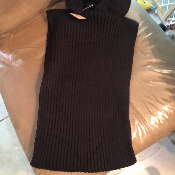 Victoria Secret PINK Hat & Scarf Set - Picture 11 of 14